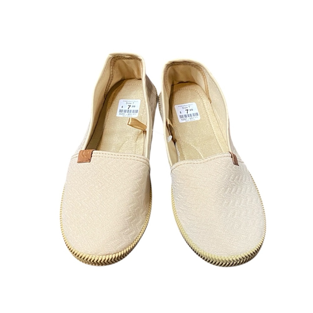NWT Cream Flats, Size 7 - Picture 3 of 9